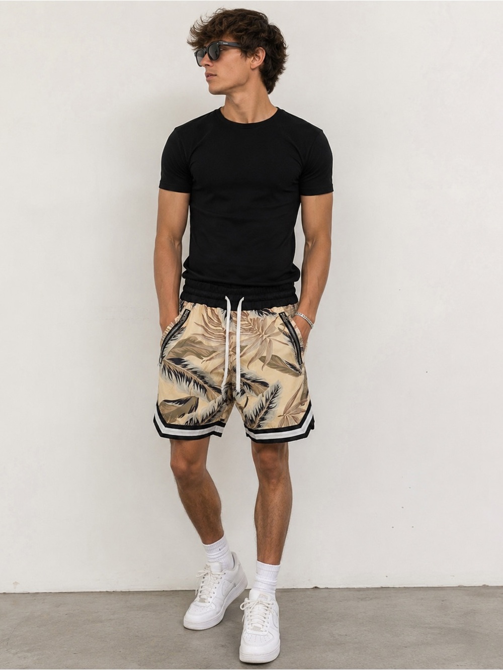 CRYSP Designer shorts with zippered pockets| NWOT small